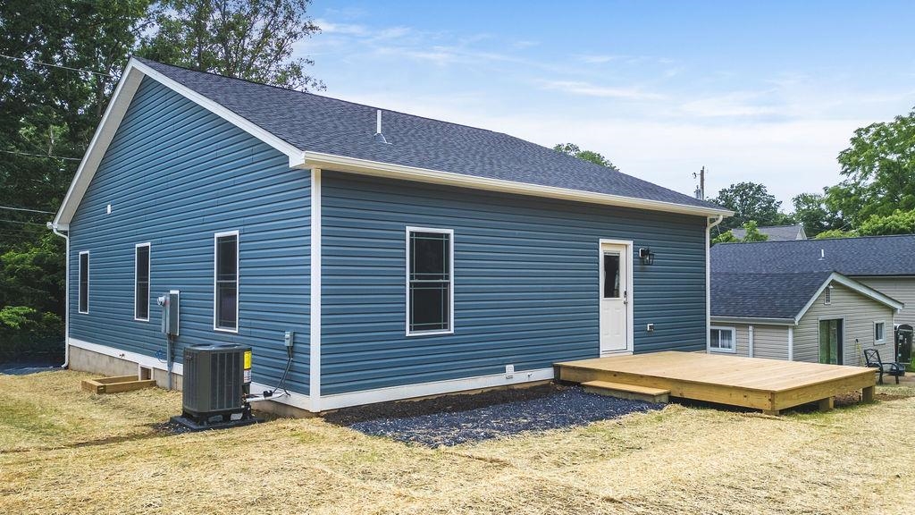 1015 FRYE ST, WAYNESBORO, Virginia 22980, 3 Bedrooms Bedrooms, ,2 BathroomsBathrooms,Residential,1015 FRYE ST,664728 MLS # 664728