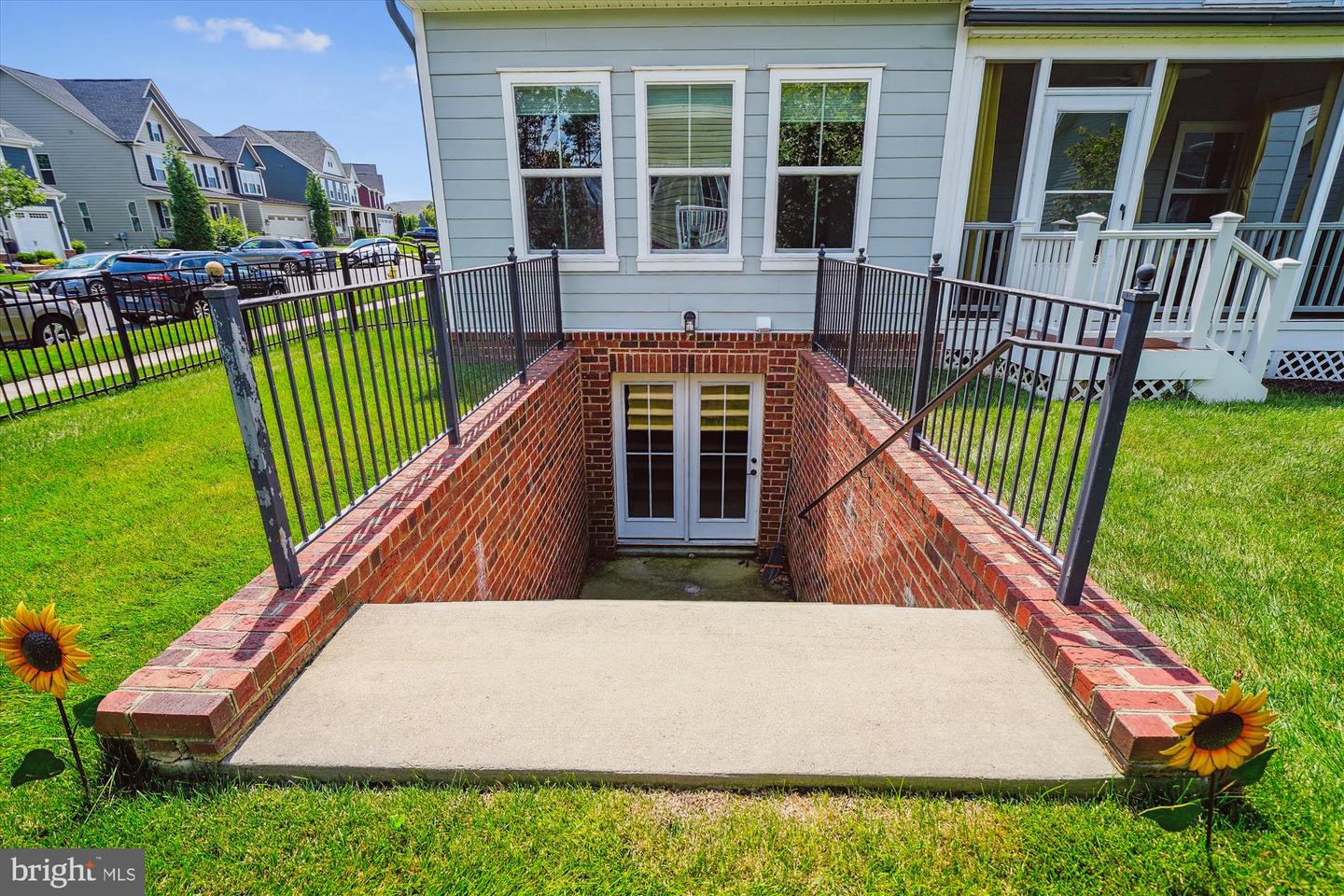 2552 PASSIONFLOWER CT, DUMFRIES, Virginia 22026, 4 Bedrooms Bedrooms, ,3 BathroomsBathrooms,Residential,For sale,2552 PASSIONFLOWER CT,VAPW2099600 MLS # VAPW2099600
