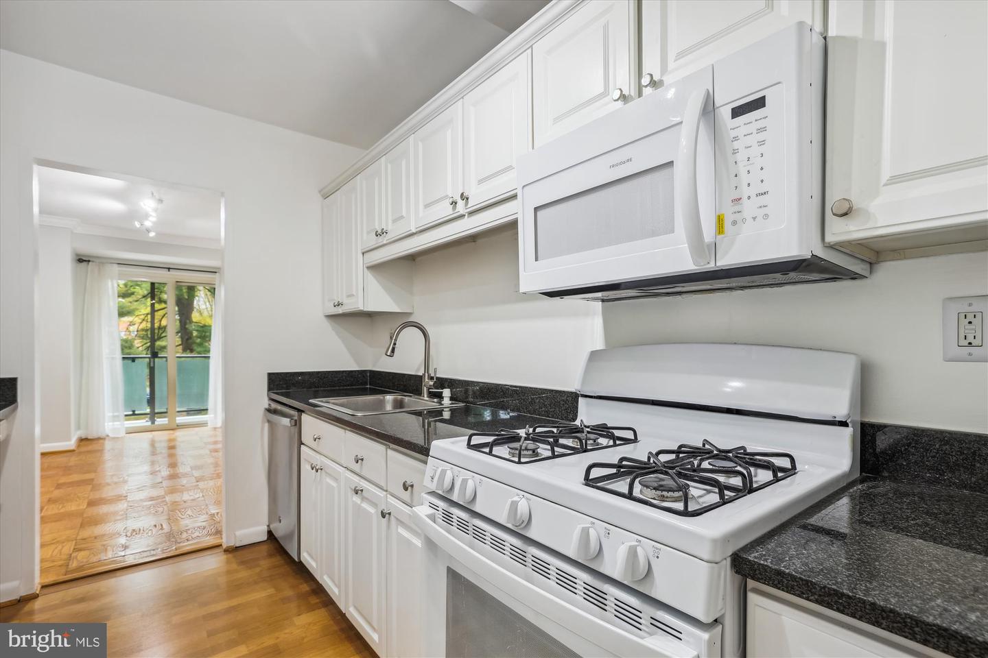 4201 CATHEDRAL AVE NW #507W, WASHINGTON, District Of Columbia 20016, 1 Bedroom Bedrooms, ,1 BathroomBathrooms,Residential,For sale,4201 CATHEDRAL AVE NW #507W,DCDC2214236 MLS # DCDC2214236
