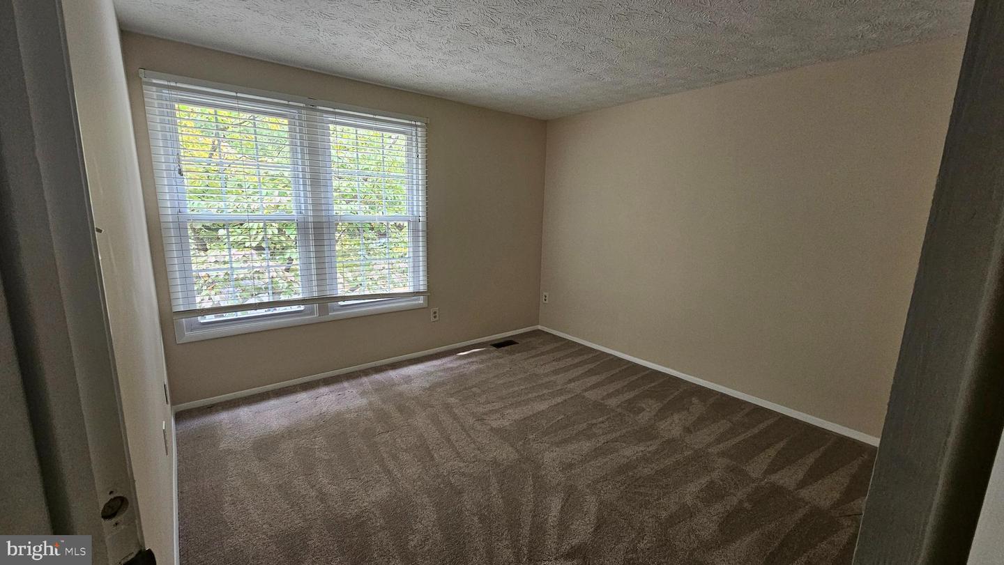 11751 MOSSY CREEK LN, RESTON, Virginia 20191, 3 Bedrooms Bedrooms, 6 Rooms Rooms,2 BathroomsBathrooms,Residential,For sale,11751 MOSSY CREEK LN,VAFX2261724 MLS # VAFX2261724