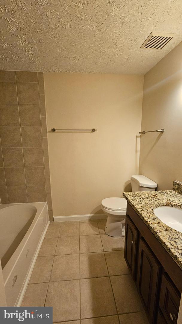 11751 MOSSY CREEK LN, RESTON, Virginia 20191, 3 Bedrooms Bedrooms, 6 Rooms Rooms,2 BathroomsBathrooms,Residential,For sale,11751 MOSSY CREEK LN,VAFX2261724 MLS # VAFX2261724