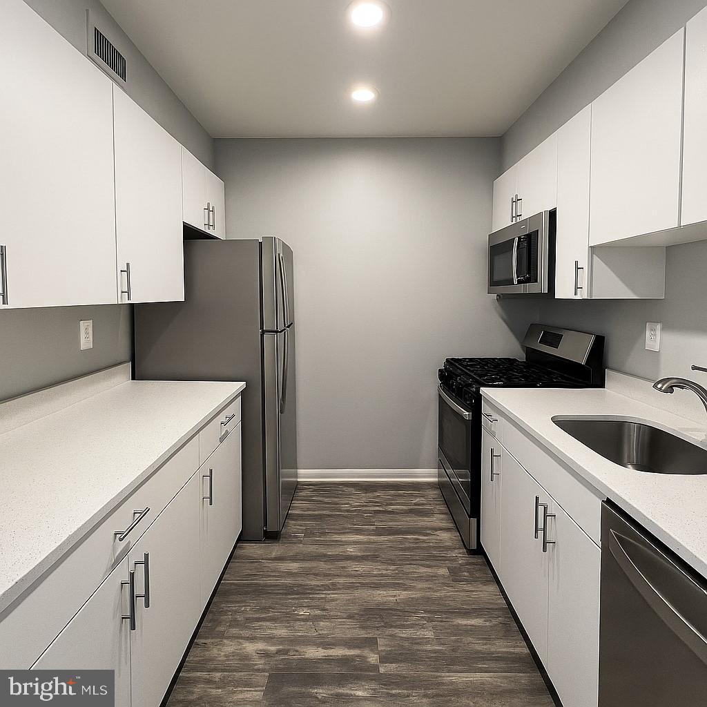 5918 COVE LANDING RD #204, BURKE, Virginia 22015, 2 Bedrooms Bedrooms, 4 Rooms Rooms,2 BathroomsBathrooms,Residential,For sale,5918 COVE LANDING RD #204,VAFX2263100 MLS # VAFX2263100