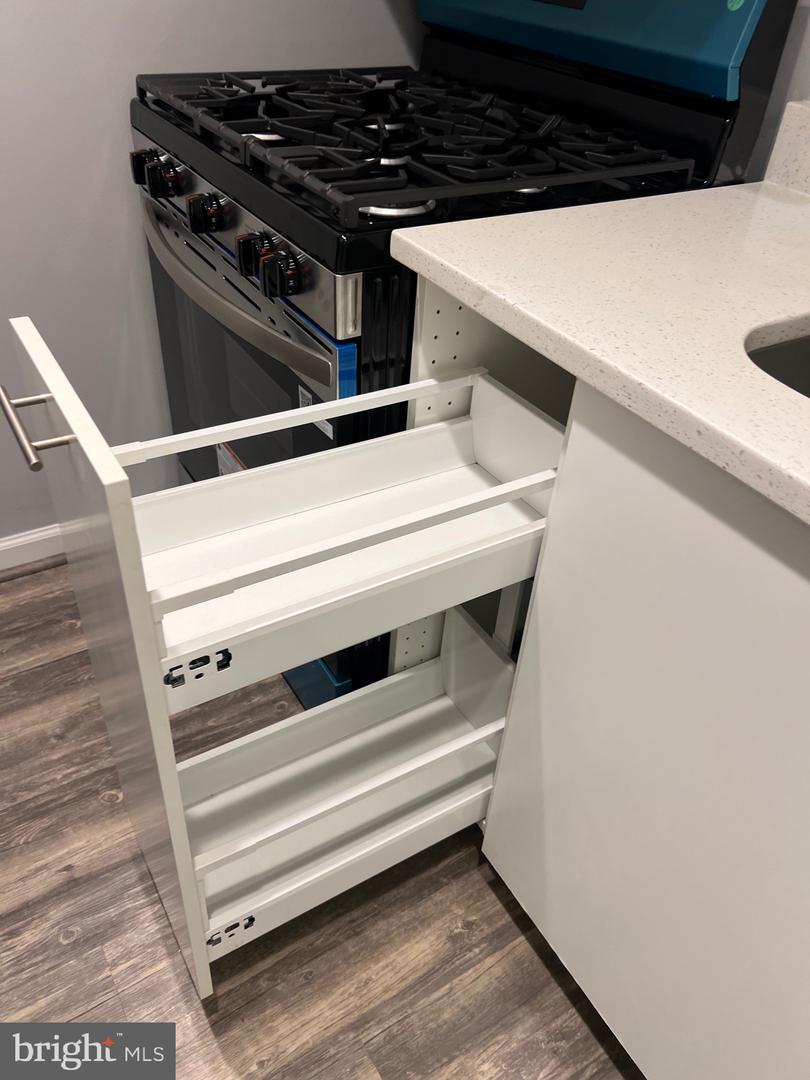 5918 COVE LANDING RD #204, BURKE, Virginia 22015, 2 Bedrooms Bedrooms, 4 Rooms Rooms,2 BathroomsBathrooms,Residential,For sale,5918 COVE LANDING RD #204,VAFX2263100 MLS # VAFX2263100