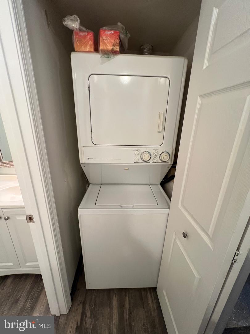 5918 COVE LANDING RD #204, BURKE, Virginia 22015, 2 Bedrooms Bedrooms, 4 Rooms Rooms,2 BathroomsBathrooms,Residential,For sale,5918 COVE LANDING RD #204,VAFX2263100 MLS # VAFX2263100