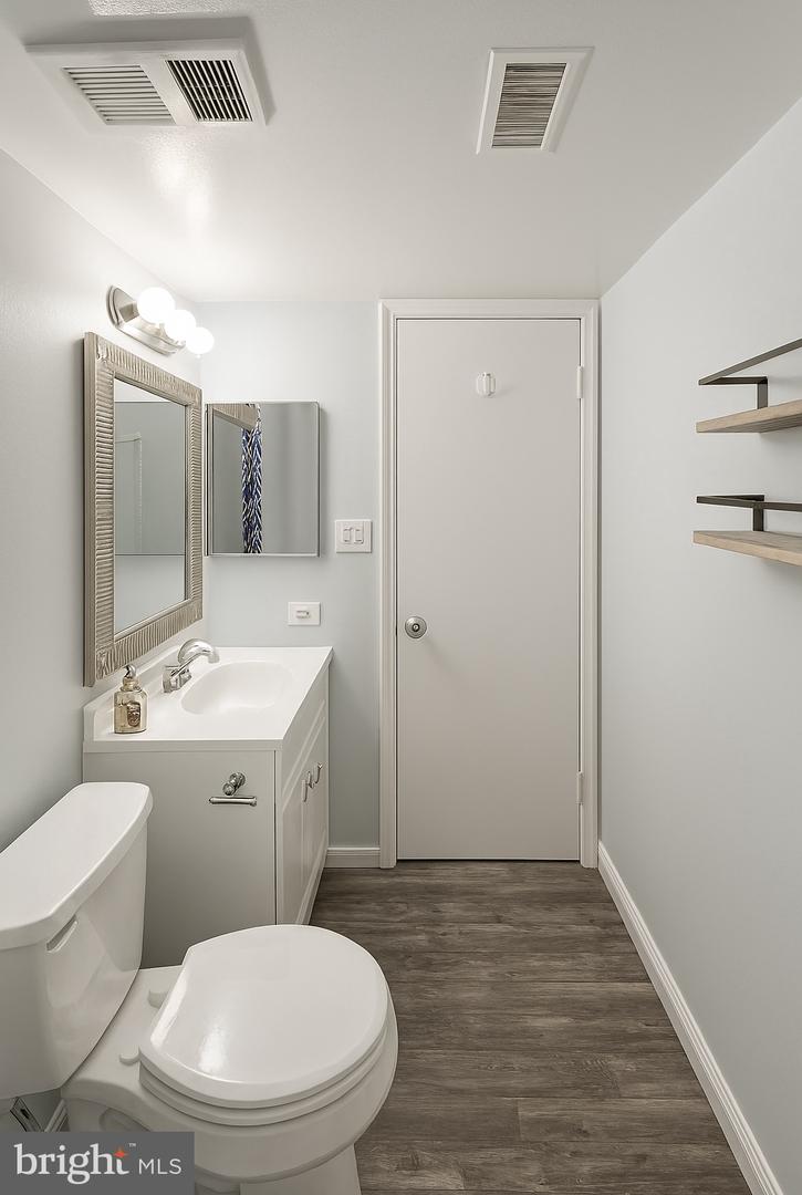 5918 COVE LANDING RD #204, BURKE, Virginia 22015, 2 Bedrooms Bedrooms, 4 Rooms Rooms,2 BathroomsBathrooms,Residential,For sale,5918 COVE LANDING RD #204,VAFX2263100 MLS # VAFX2263100