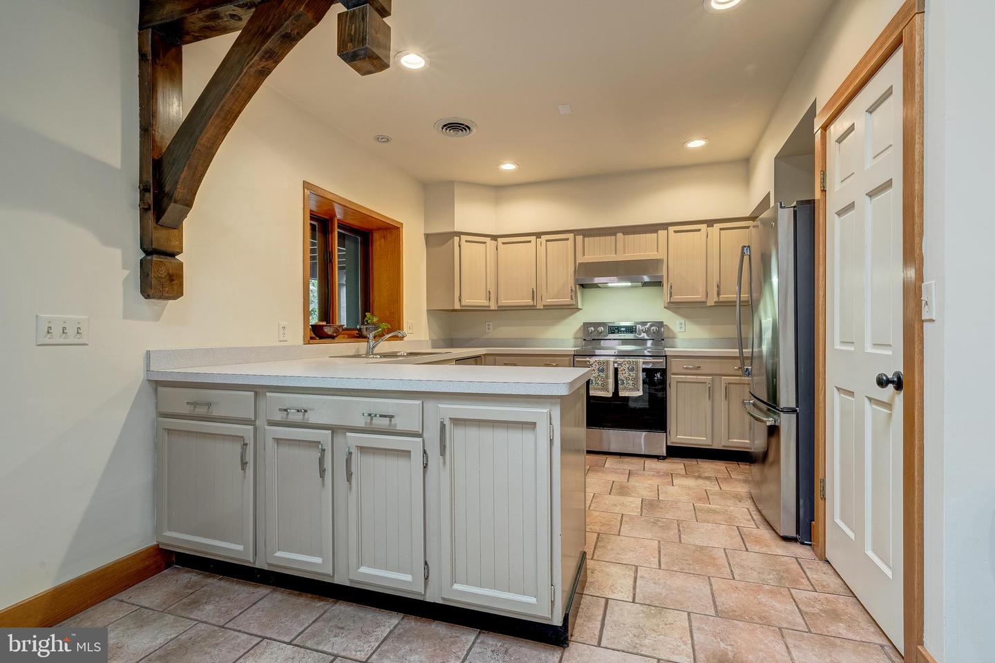 7263 LITTLE RIVER LN, THE PLAINS, Virginia 20198, 4 Bedrooms Bedrooms, ,4 BathroomsBathrooms,Residential,For sale,7263 LITTLE RIVER LN,VAFQ2018100 MLS # VAFQ2018100