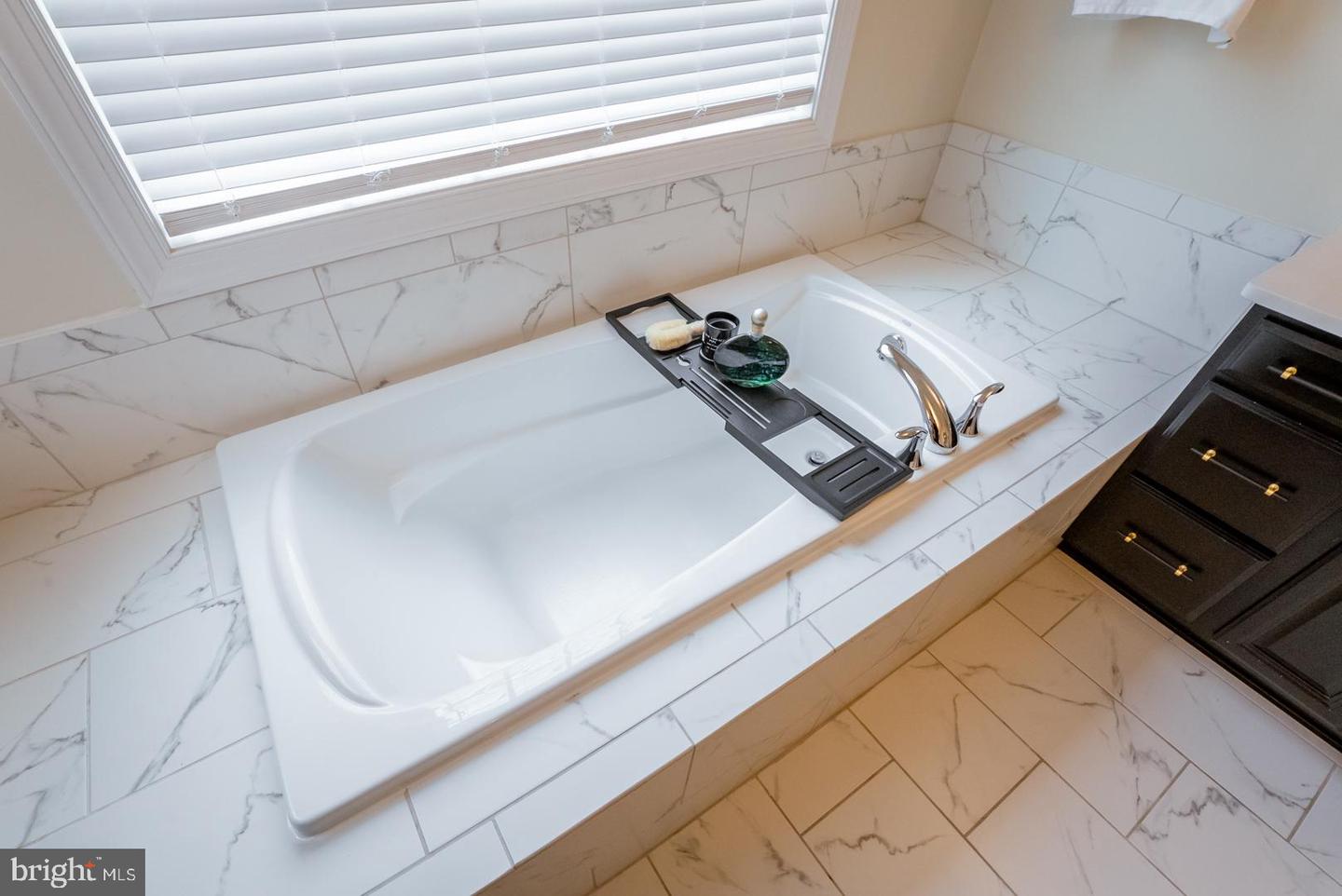 39728 CHARLES HENRY PL, WATERFORD, Virginia 20197, 5 Bedrooms Bedrooms, 20 Rooms Rooms,4 BathroomsBathrooms,Residential,For sale,39728 CHARLES HENRY PL,VALO2106134 MLS # VALO2106134