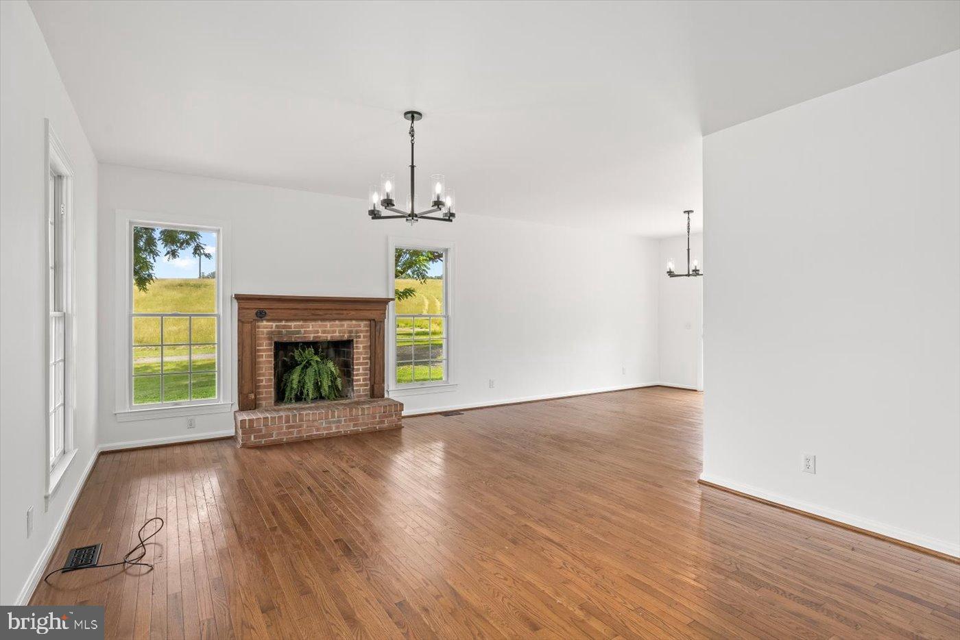 274 AARON MOUNTAIN RD, CASTLETON, Virginia 22716, 3 Bedrooms Bedrooms, 9 Rooms Rooms,3 BathroomsBathrooms,Residential,For sale,274 AARON MOUNTAIN RD,VARP2002264 MLS # VARP2002264