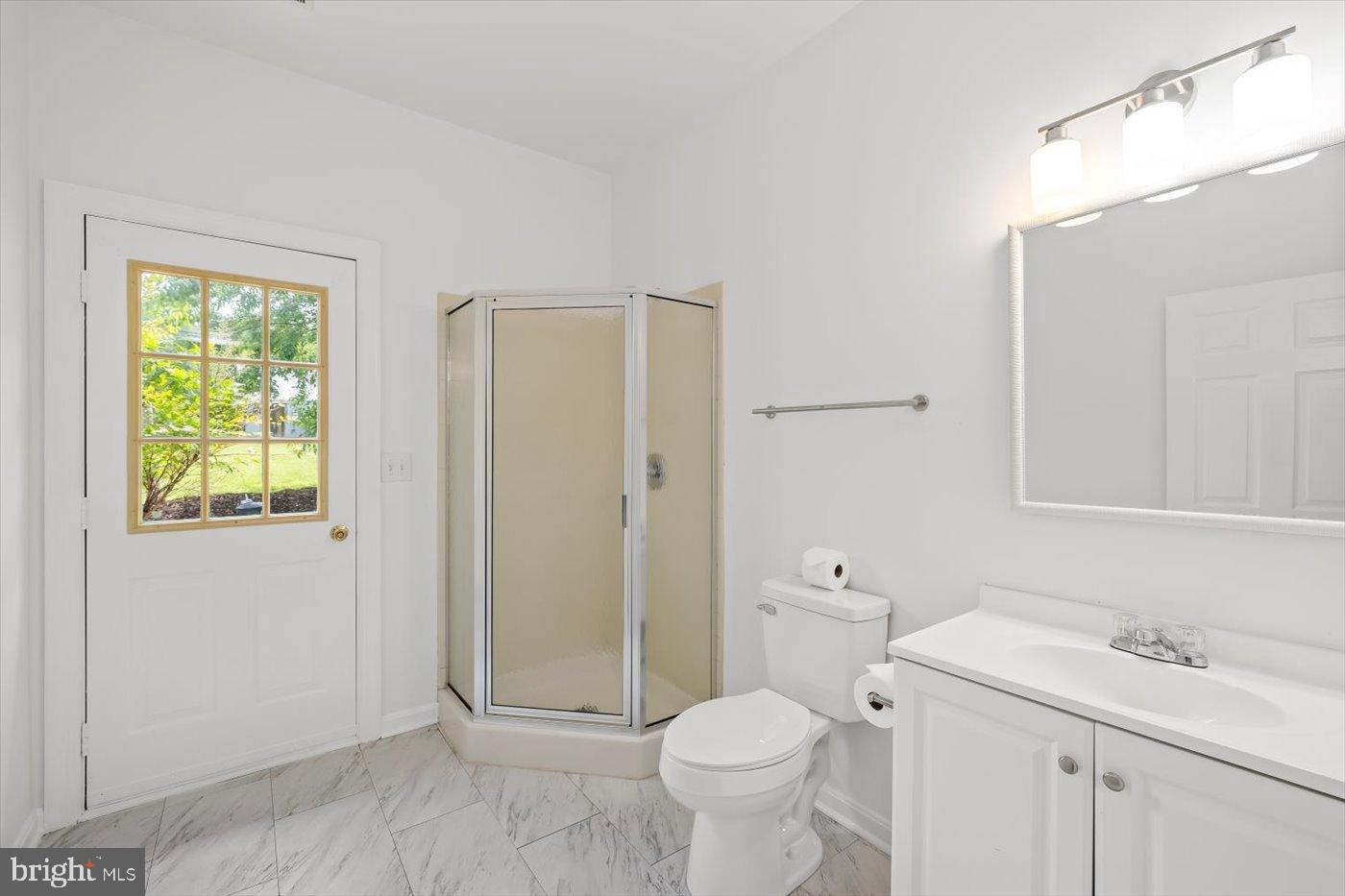 274 AARON MOUNTAIN RD, CASTLETON, Virginia 22716, 3 Bedrooms Bedrooms, 9 Rooms Rooms,3 BathroomsBathrooms,Residential,For sale,274 AARON MOUNTAIN RD,VARP2002264 MLS # VARP2002264