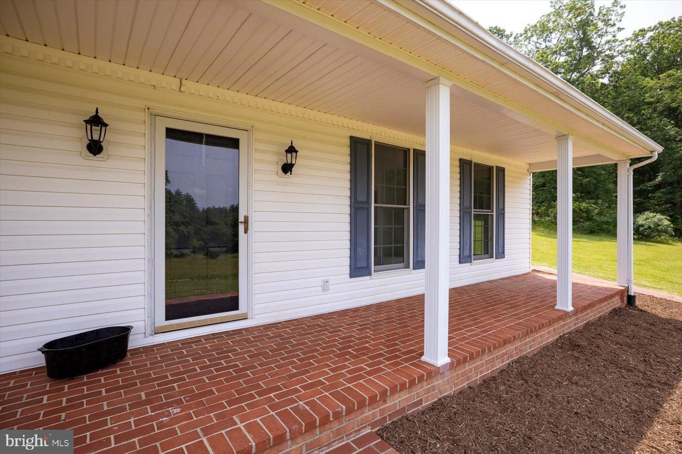 274 AARON MOUNTAIN RD, CASTLETON, Virginia 22716, 3 Bedrooms Bedrooms, 9 Rooms Rooms,3 BathroomsBathrooms,Residential,For sale,274 AARON MOUNTAIN RD,VARP2002264 MLS # VARP2002264