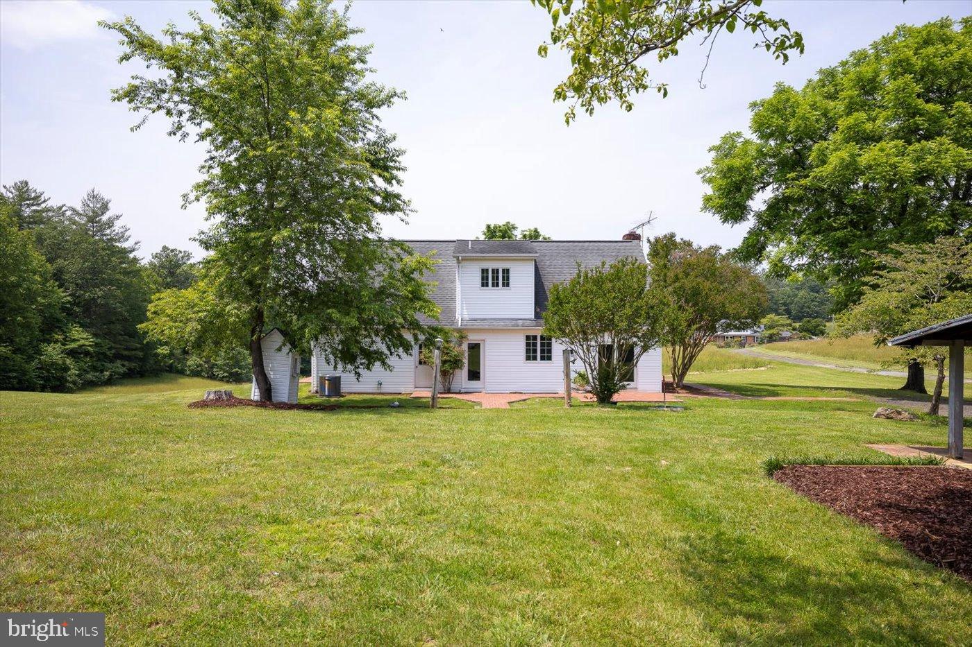 274 AARON MOUNTAIN RD, CASTLETON, Virginia 22716, 3 Bedrooms Bedrooms, 9 Rooms Rooms,3 BathroomsBathrooms,Residential,For sale,274 AARON MOUNTAIN RD,VARP2002264 MLS # VARP2002264