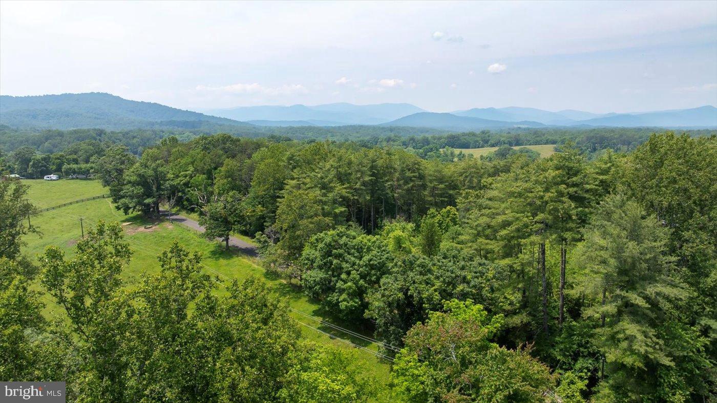 274 AARON MOUNTAIN RD, CASTLETON, Virginia 22716, 3 Bedrooms Bedrooms, 9 Rooms Rooms,3 BathroomsBathrooms,Residential,For sale,274 AARON MOUNTAIN RD,VARP2002264 MLS # VARP2002264