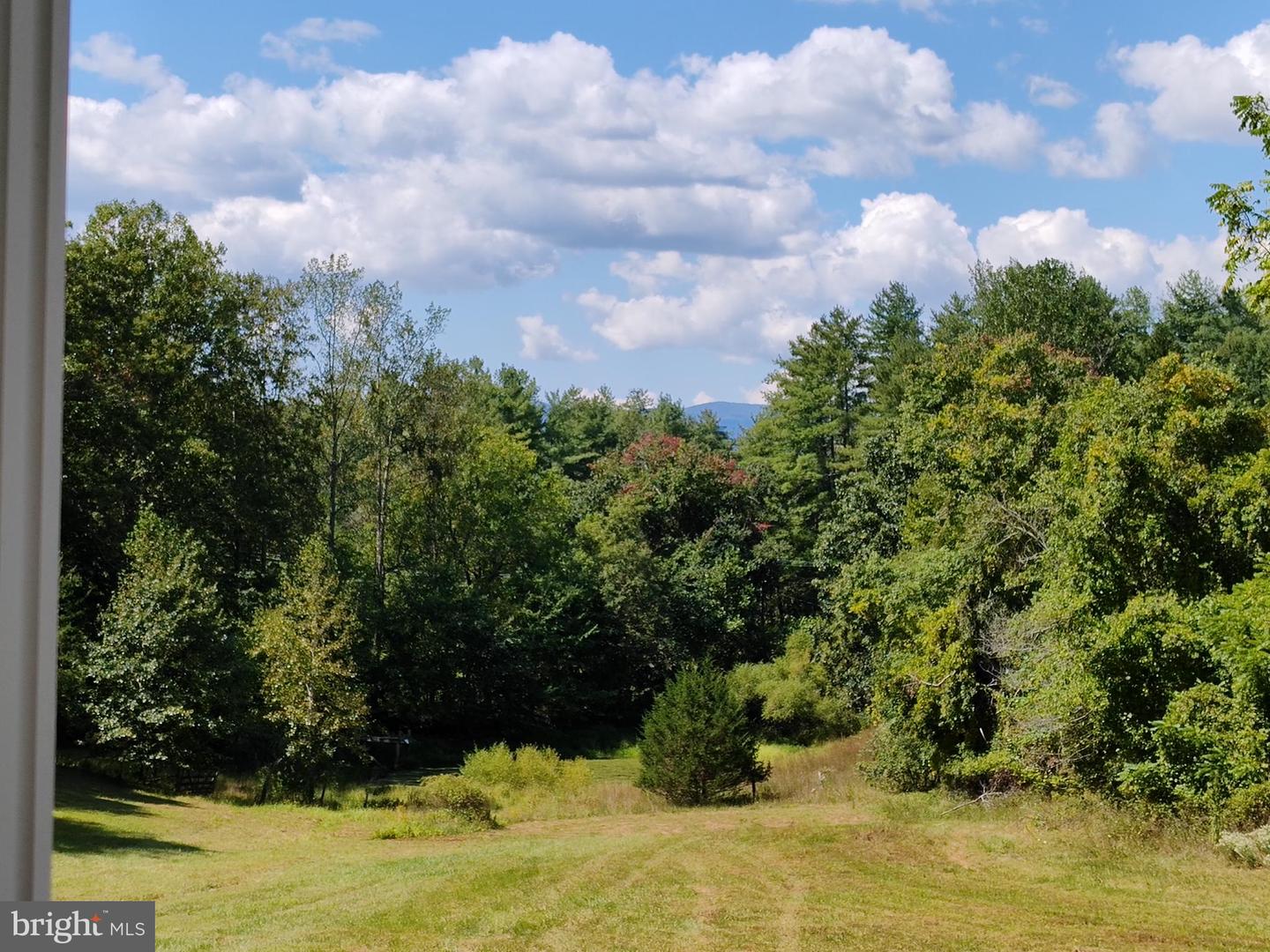 274 AARON MOUNTAIN RD, CASTLETON, Virginia 22716, 3 Bedrooms Bedrooms, 9 Rooms Rooms,3 BathroomsBathrooms,Residential,For sale,274 AARON MOUNTAIN RD,VARP2002264 MLS # VARP2002264