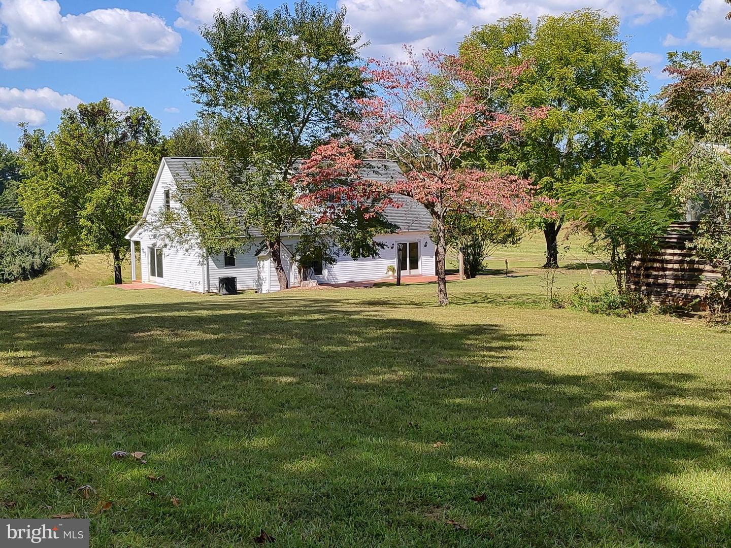 274 AARON MOUNTAIN RD, CASTLETON, Virginia 22716, 3 Bedrooms Bedrooms, 9 Rooms Rooms,3 BathroomsBathrooms,Residential,For sale,274 AARON MOUNTAIN RD,VARP2002264 MLS # VARP2002264