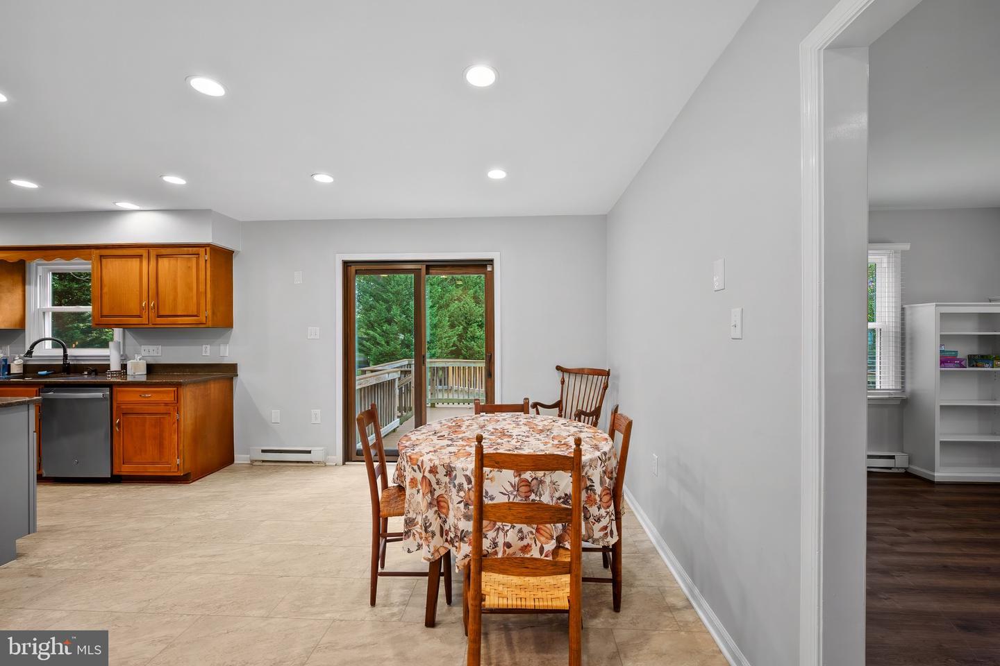 118 RUSSELLCROFT RD, WINCHESTER, Virginia 22601, 5 Bedrooms Bedrooms, ,3 BathroomsBathrooms,Residential,For sale,118 RUSSELLCROFT RD,VAWI2009082 MLS # VAWI2009082