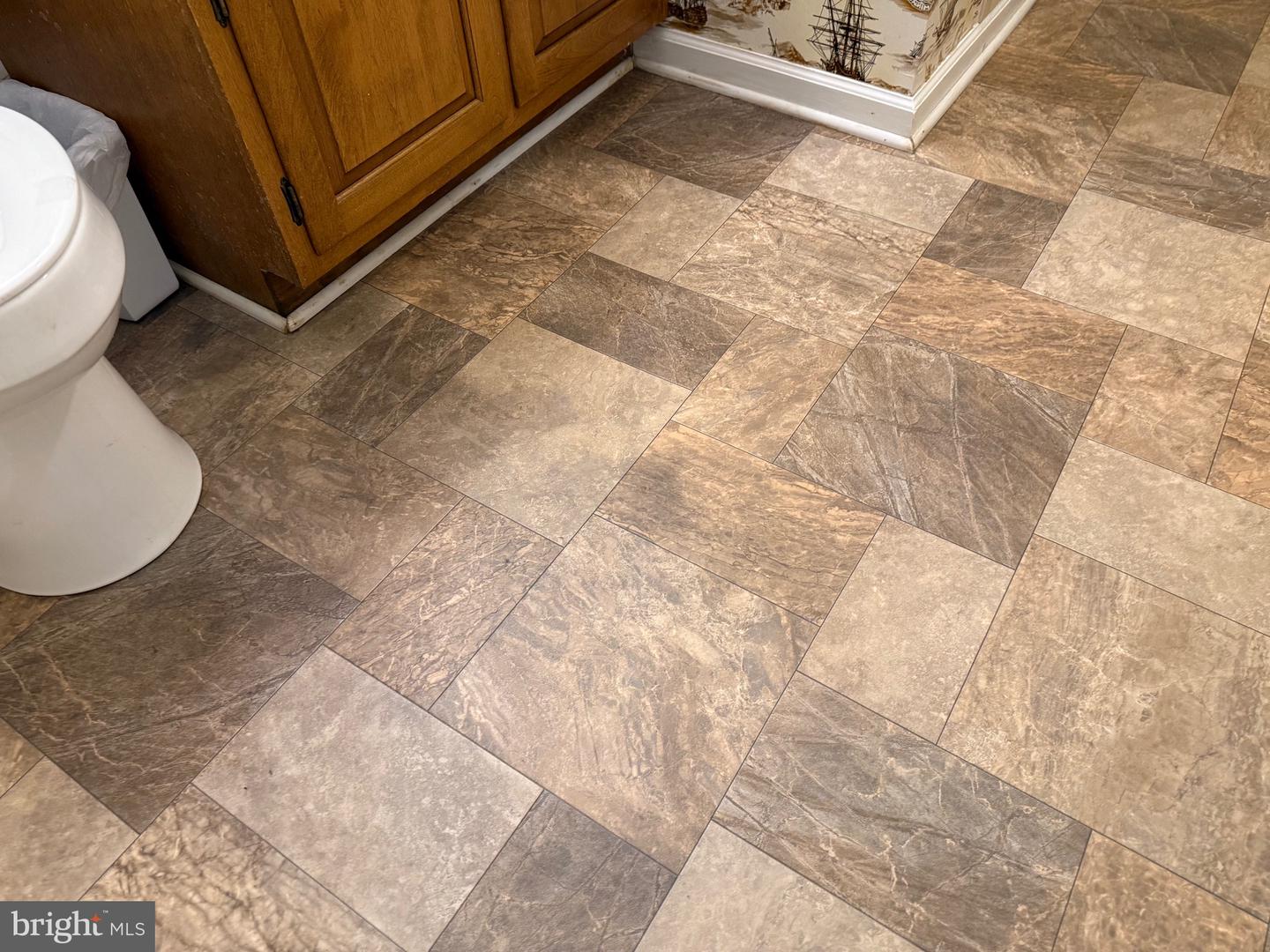 118 RUSSELLCROFT RD, WINCHESTER, Virginia 22601, 5 Bedrooms Bedrooms, ,3 BathroomsBathrooms,Residential,For sale,118 RUSSELLCROFT RD,VAWI2009082 MLS # VAWI2009082