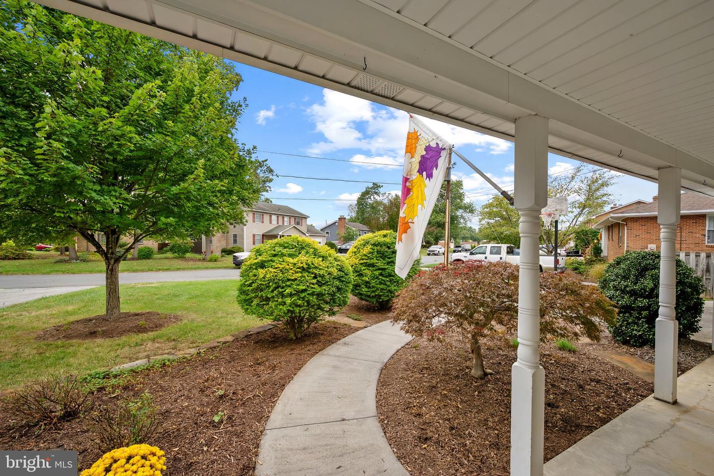 118 RUSSELLCROFT RD, WINCHESTER, Virginia 22601, 5 Bedrooms Bedrooms, ,3 BathroomsBathrooms,Residential,For sale,118 RUSSELLCROFT RD,VAWI2009082 MLS # VAWI2009082