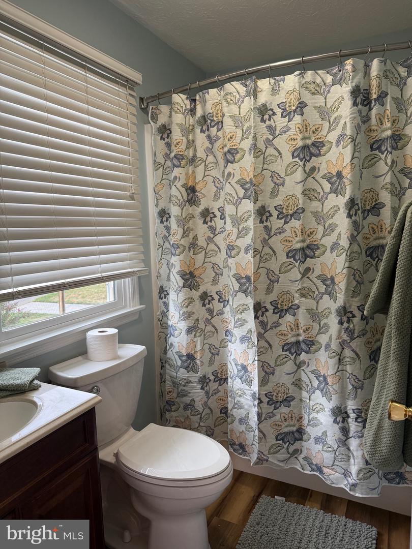 118 RUSSELLCROFT RD, WINCHESTER, Virginia 22601, 5 Bedrooms Bedrooms, ,3 BathroomsBathrooms,Residential,For sale,118 RUSSELLCROFT RD,VAWI2009082 MLS # VAWI2009082