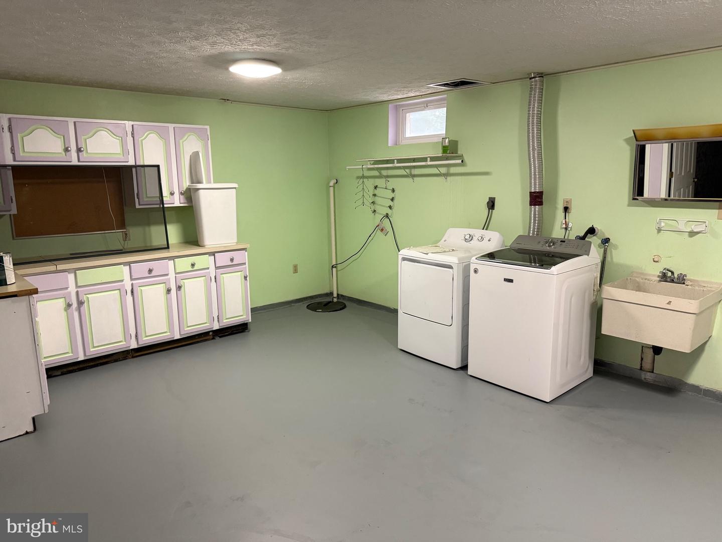 118 RUSSELLCROFT RD, WINCHESTER, Virginia 22601, 5 Bedrooms Bedrooms, ,3 BathroomsBathrooms,Residential,For sale,118 RUSSELLCROFT RD,VAWI2009082 MLS # VAWI2009082