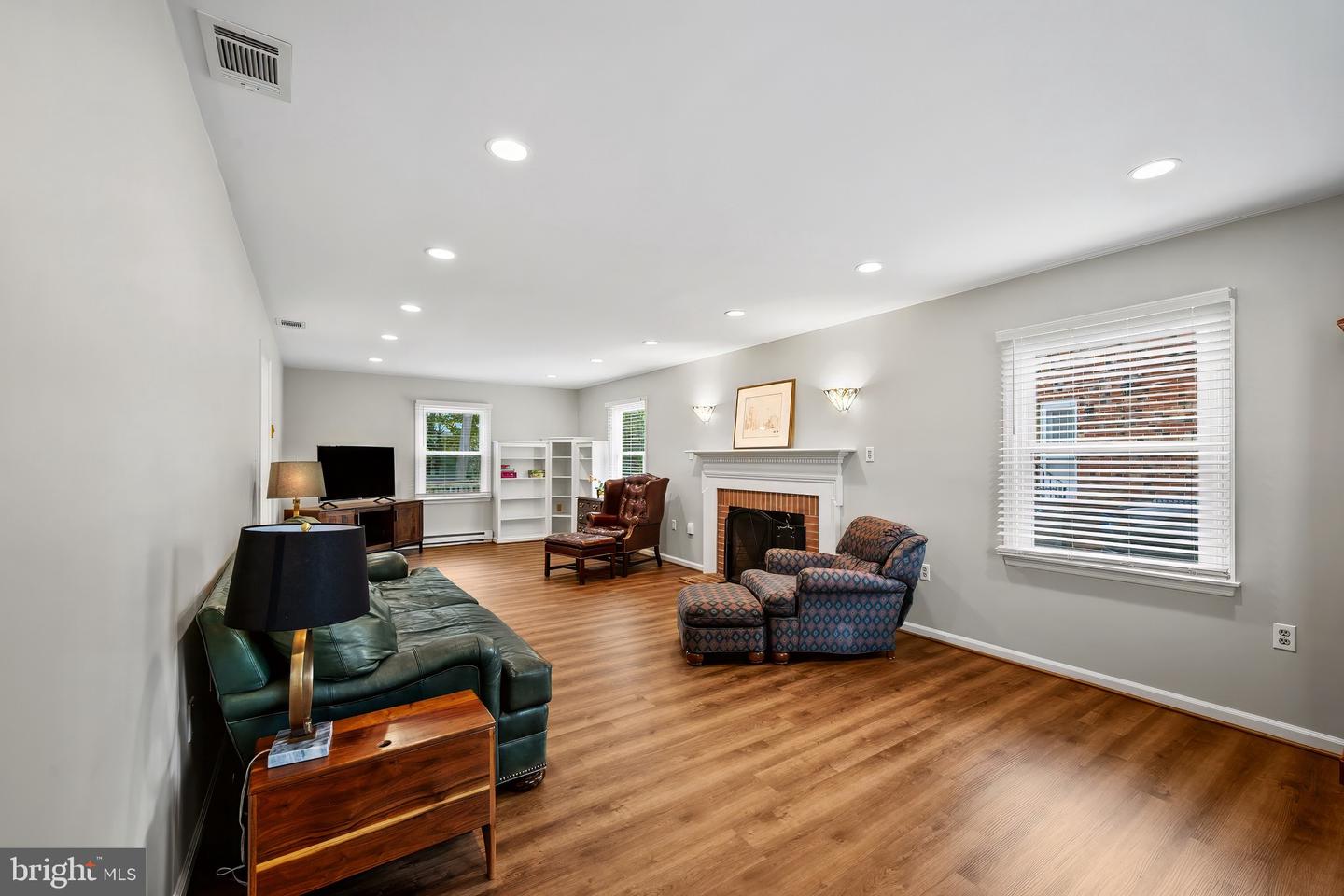 118 RUSSELLCROFT RD, WINCHESTER, Virginia 22601, 5 Bedrooms Bedrooms, ,3 BathroomsBathrooms,Residential,For sale,118 RUSSELLCROFT RD,VAWI2009082 MLS # VAWI2009082