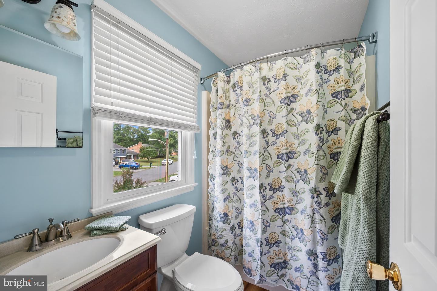 118 RUSSELLCROFT RD, WINCHESTER, Virginia 22601, 5 Bedrooms Bedrooms, ,3 BathroomsBathrooms,Residential,For sale,118 RUSSELLCROFT RD,VAWI2009082 MLS # VAWI2009082