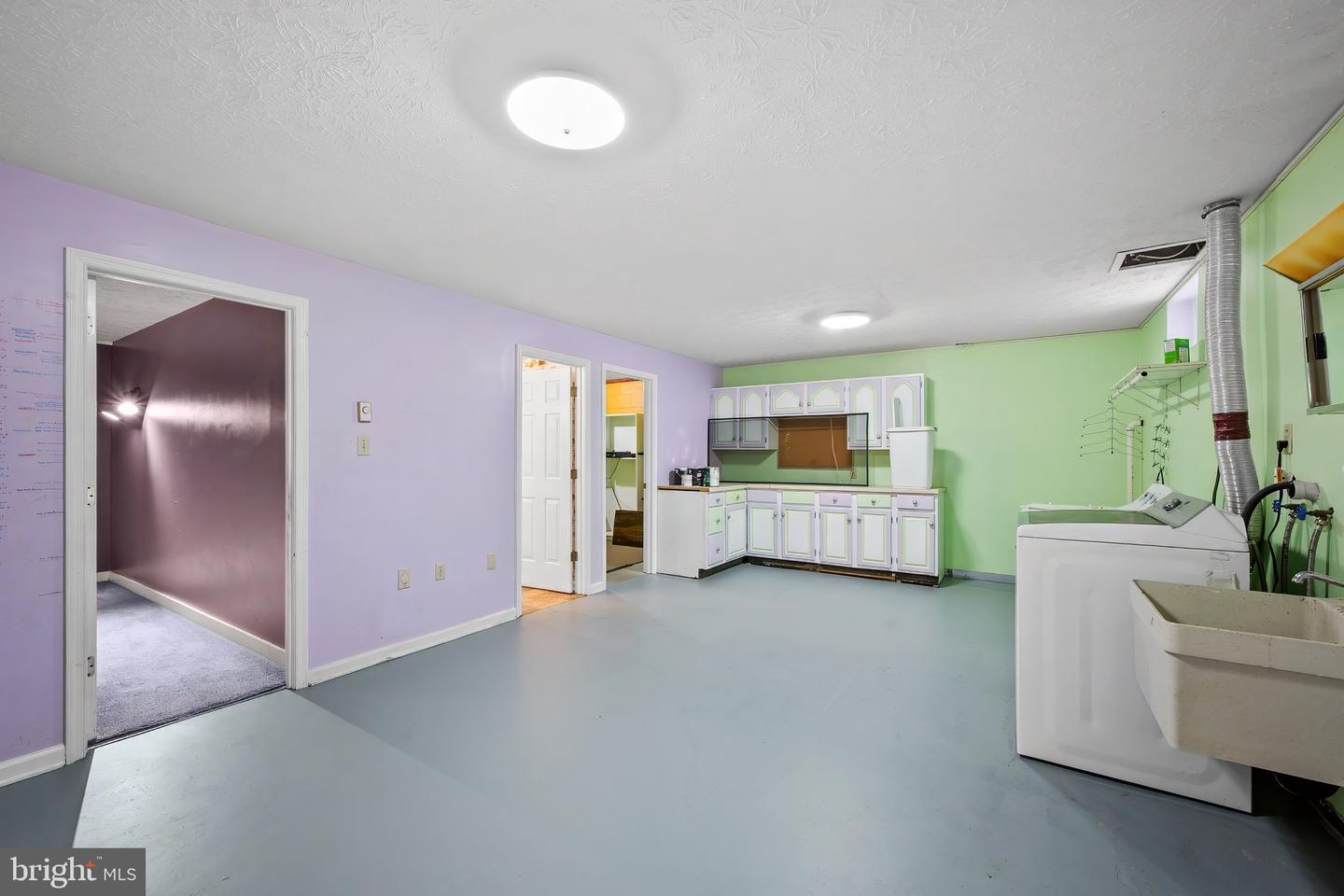 118 RUSSELLCROFT RD, WINCHESTER, Virginia 22601, 5 Bedrooms Bedrooms, ,3 BathroomsBathrooms,Residential,For sale,118 RUSSELLCROFT RD,VAWI2009082 MLS # VAWI2009082