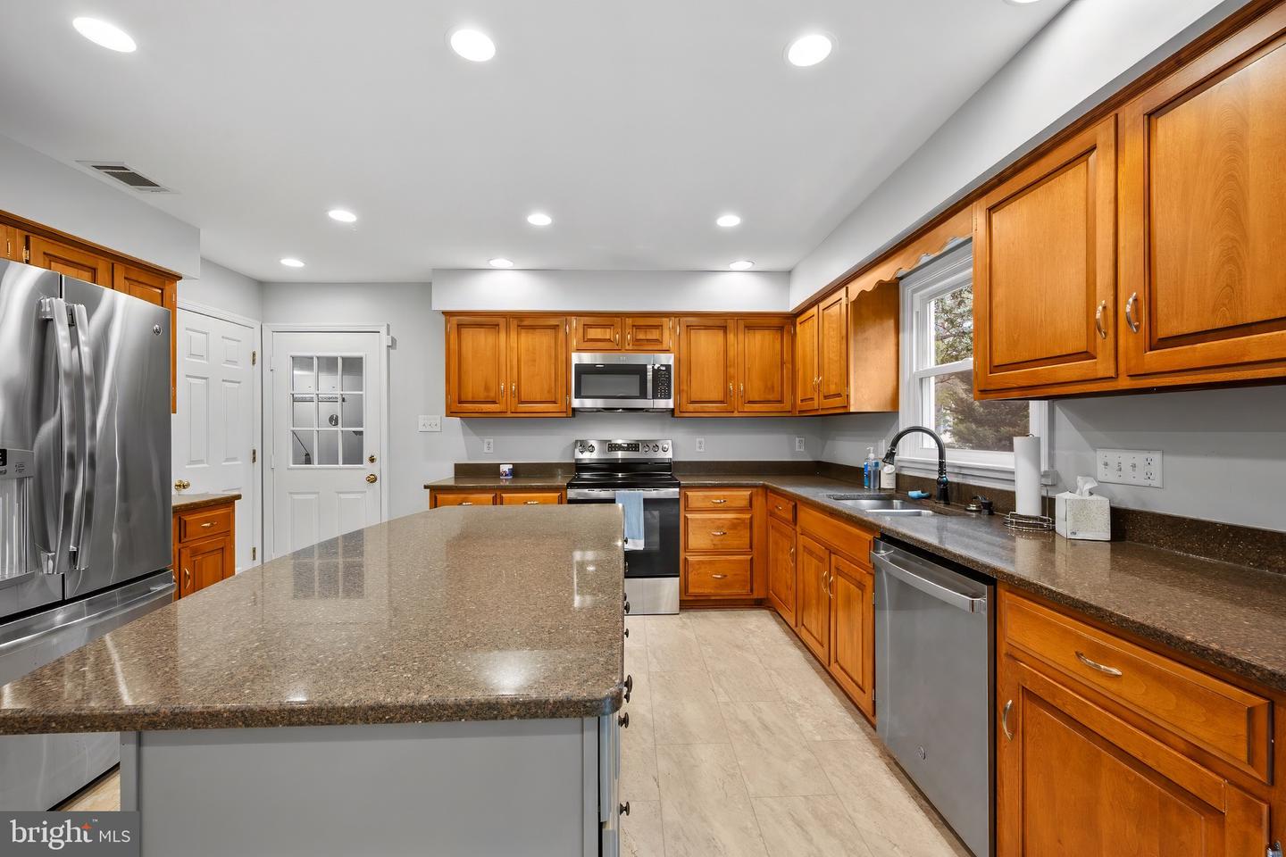 118 RUSSELLCROFT RD, WINCHESTER, Virginia 22601, 5 Bedrooms Bedrooms, ,3 BathroomsBathrooms,Residential,For sale,118 RUSSELLCROFT RD,VAWI2009082 MLS # VAWI2009082