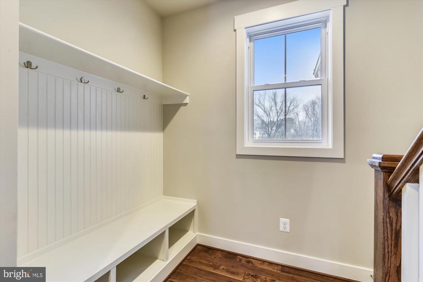 3913 VICTORIA OAKS TRL, ANNANDALE, Virginia 22003, 6 Bedrooms Bedrooms, ,5 BathroomsBathrooms,Residential,For sale,3913 VICTORIA OAKS TRL,VAFX2267502 MLS # VAFX2267502