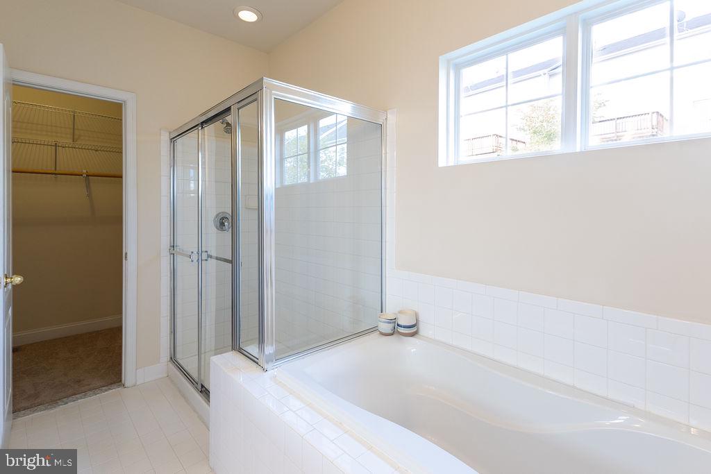 16518 BOBSTER CT, WOODBRIDGE, Virginia 22191, 4 Bedrooms Bedrooms, ,3 BathroomsBathrooms,Residential,For sale,16518 BOBSTER CT,VAPW2104154 MLS # VAPW2104154