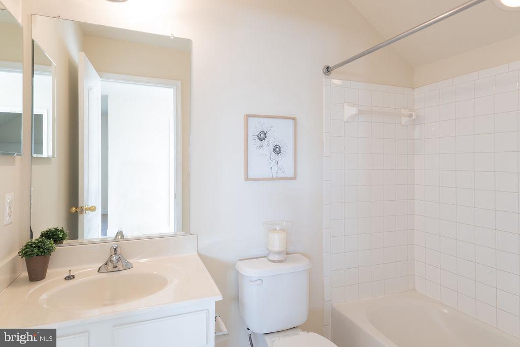 16518 BOBSTER CT, WOODBRIDGE, Virginia 22191, 4 Bedrooms Bedrooms, ,3 BathroomsBathrooms,Residential,For sale,16518 BOBSTER CT,VAPW2104154 MLS # VAPW2104154