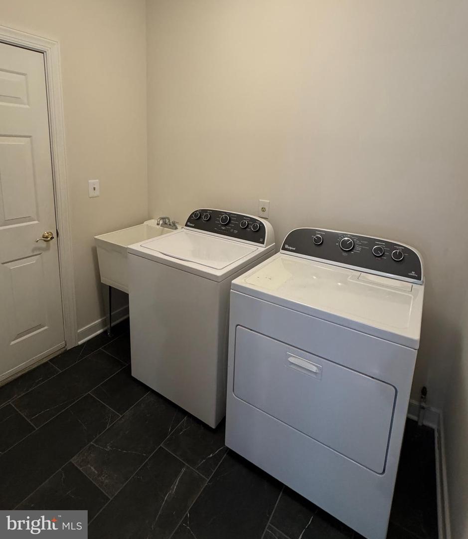 11000 FARMVIEW WAY, SPOTSYLVANIA, Virginia 22551, 4 Bedrooms Bedrooms, ,2 BathroomsBathrooms,Residential,For sale,11000 FARMVIEW WAY,VASP2036336 MLS # VASP2036336