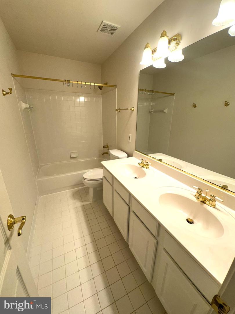 11000 FARMVIEW WAY, SPOTSYLVANIA, Virginia 22551, 4 Bedrooms Bedrooms, ,2 BathroomsBathrooms,Residential,For sale,11000 FARMVIEW WAY,VASP2036336 MLS # VASP2036336