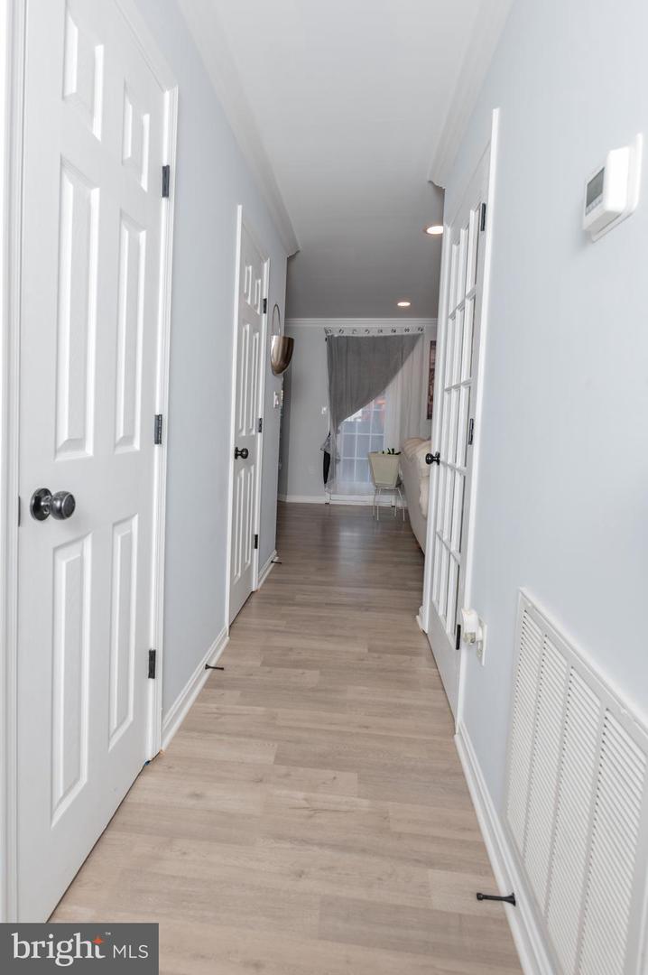 10 CROSS CUT LN, FREDERICKSBURG, Virginia 22405, 5 Bedrooms Bedrooms, ,3 BathroomsBathrooms,Residential,For sale,10 CROSS CUT LN,VAST2042760 MLS # VAST2042760