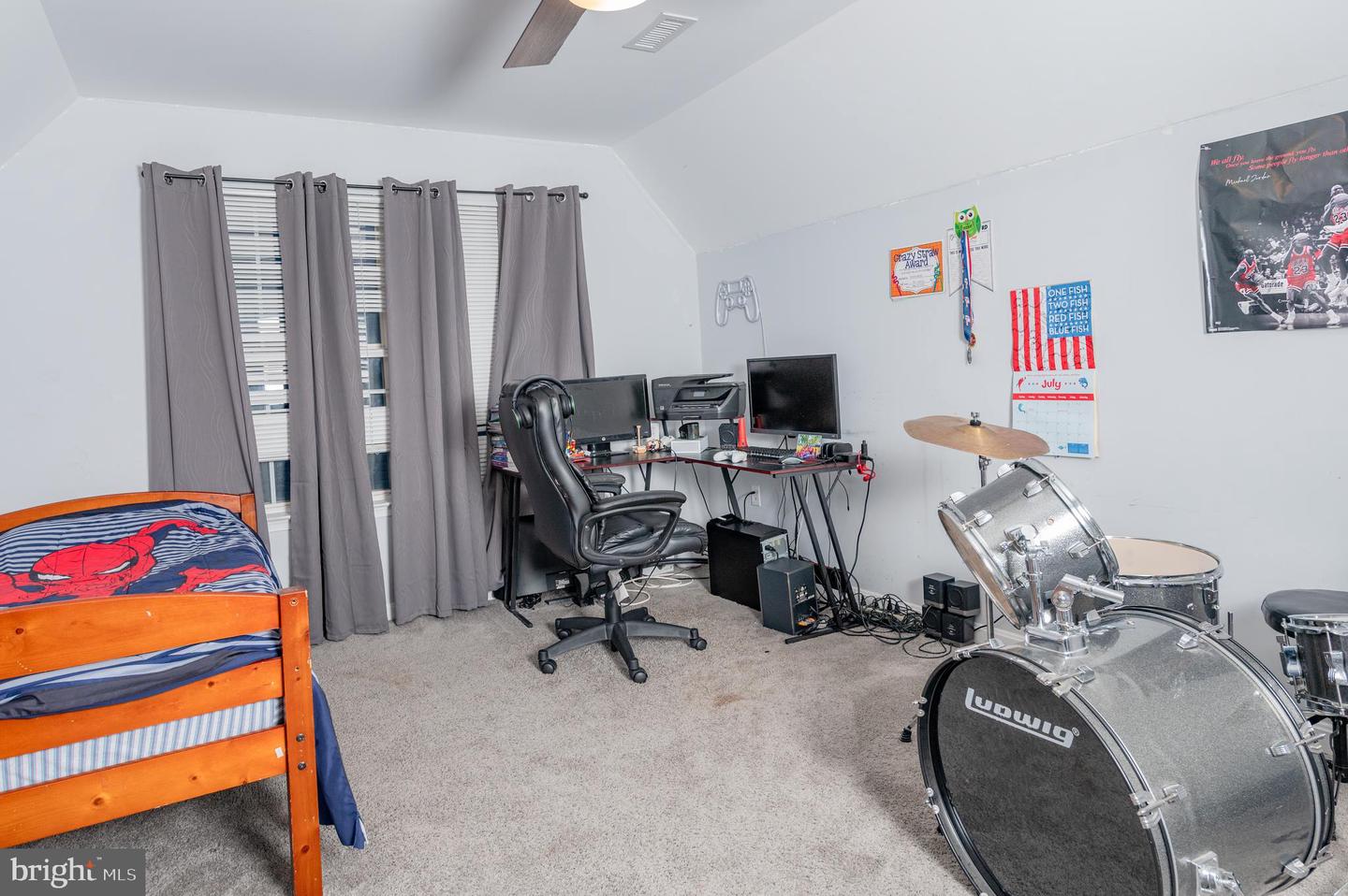 10 CROSS CUT LN, FREDERICKSBURG, Virginia 22405, 5 Bedrooms Bedrooms, ,3 BathroomsBathrooms,Residential,For sale,10 CROSS CUT LN,VAST2042760 MLS # VAST2042760