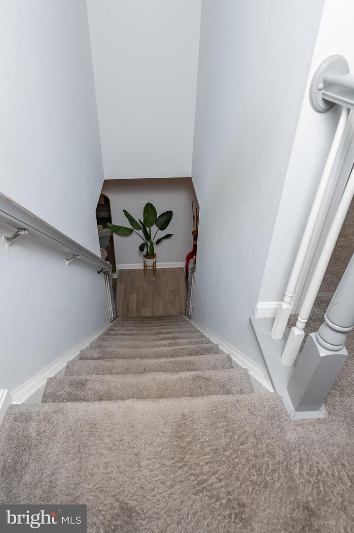 10 CROSS CUT LN, FREDERICKSBURG, Virginia 22405, 5 Bedrooms Bedrooms, ,3 BathroomsBathrooms,Residential,For sale,10 CROSS CUT LN,VAST2042760 MLS # VAST2042760