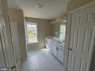 13289 ORANGEWOOD DR, WOODBRIDGE, Virginia 22193, 4 Bedrooms Bedrooms, 18 Rooms Rooms,3 BathroomsBathrooms,Residential,For sale,13289 ORANGEWOOD DR,VAPW2104436 MLS # VAPW2104436