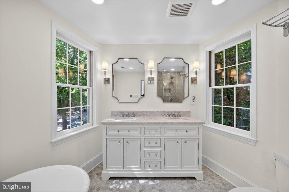 3327 O ST NW, WASHINGTON, District Of Columbia 20007, 4 Bedrooms Bedrooms, ,4 BathroomsBathrooms,Residential,For sale,3327 O ST NW,DCDC2223908 MLS # DCDC2223908