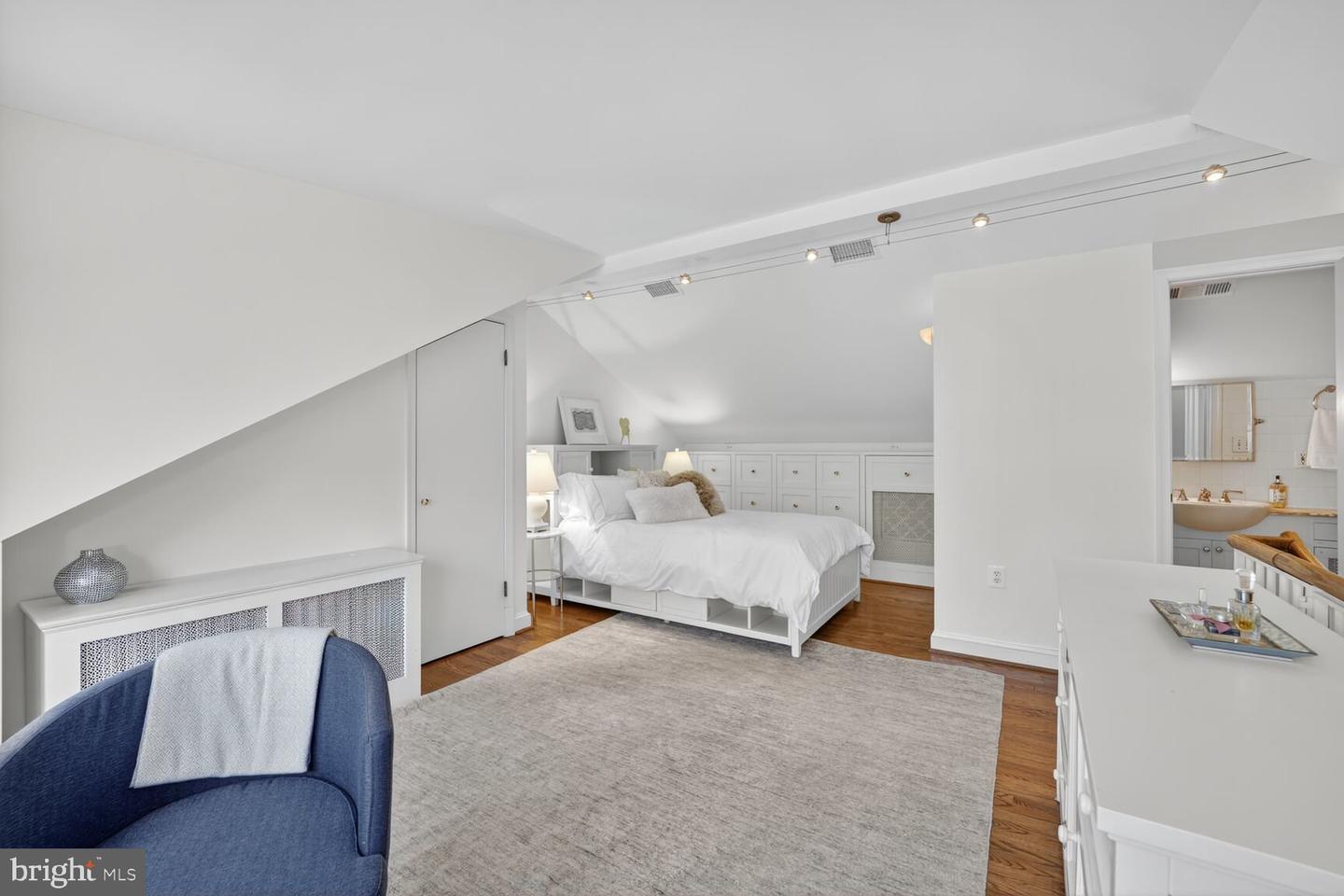 3327 O ST NW, WASHINGTON, District Of Columbia 20007, 4 Bedrooms Bedrooms, ,4 BathroomsBathrooms,Residential,For sale,3327 O ST NW,DCDC2223908 MLS # DCDC2223908