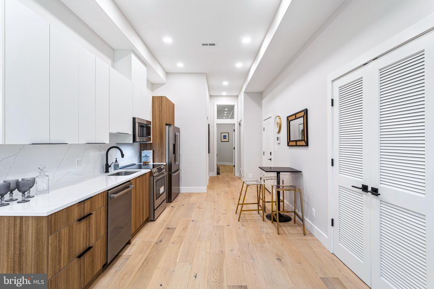 1722 CONNECTICUT AVE NW #4, WASHINGTON, District Of Columbia 20009, 1 Bedroom Bedrooms, ,1 BathroomBathrooms,Residential,For sale,1722 CONNECTICUT AVE NW #4,DCDC2223962 MLS # DCDC2223962