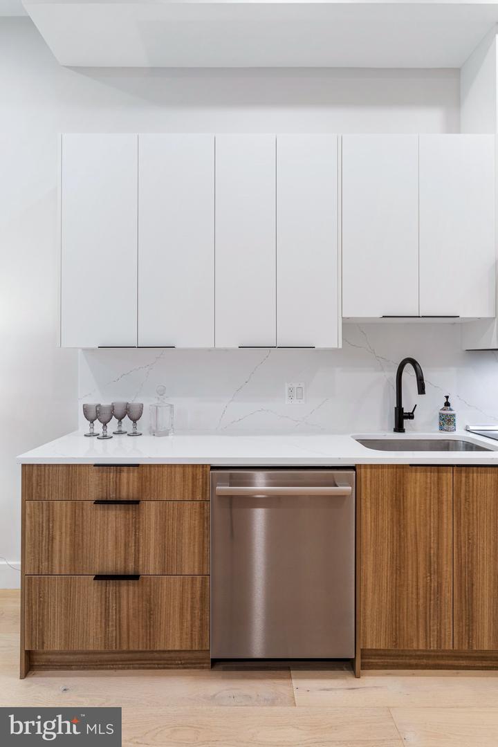 1722 CONNECTICUT AVE NW #4, WASHINGTON, District Of Columbia 20009, 1 Bedroom Bedrooms, ,1 BathroomBathrooms,Residential,For sale,1722 CONNECTICUT AVE NW #4,DCDC2223962 MLS # DCDC2223962