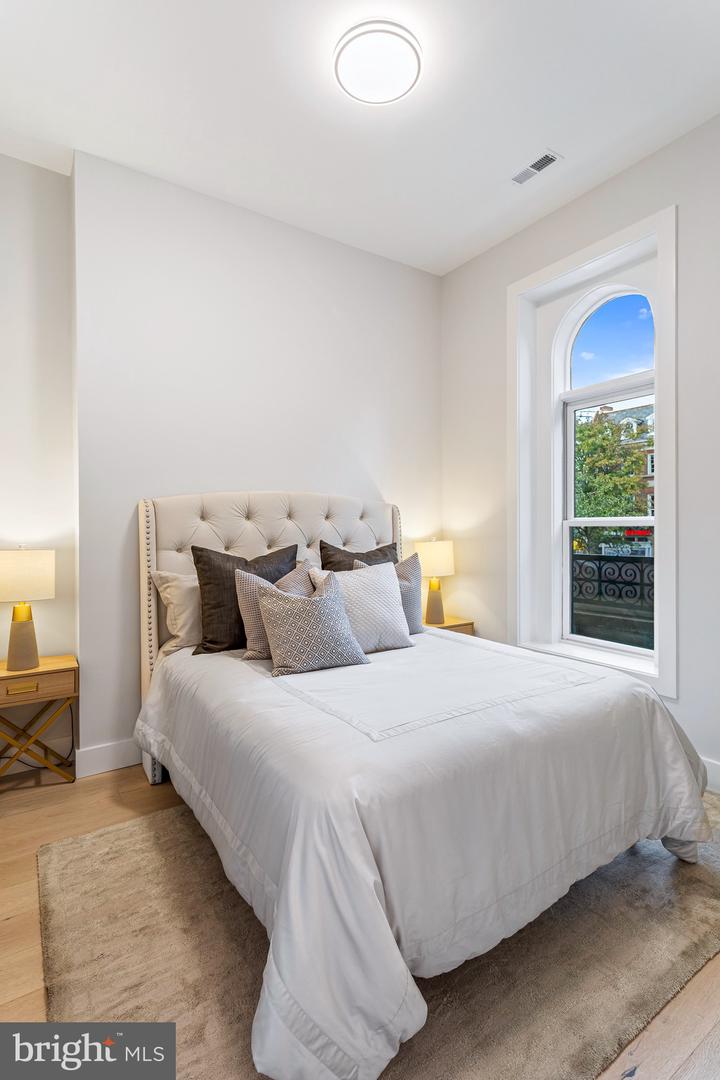 1722 CONNECTICUT AVE NW #4, WASHINGTON, District Of Columbia 20009, 1 Bedroom Bedrooms, ,1 BathroomBathrooms,Residential,For sale,1722 CONNECTICUT AVE NW #4,DCDC2223962 MLS # DCDC2223962