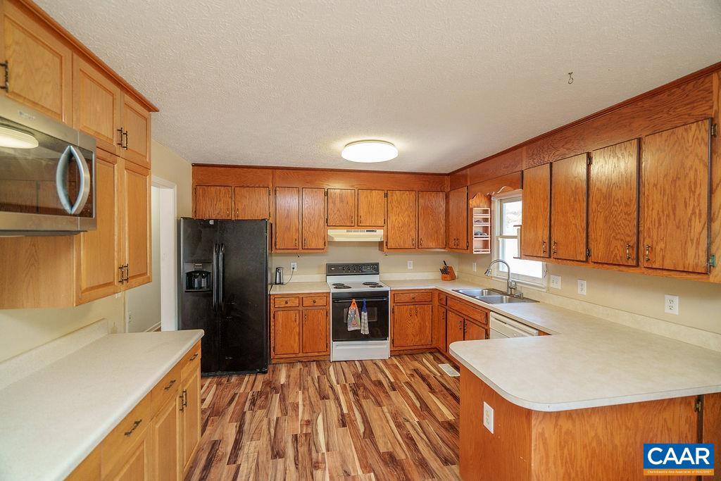 197 SHERWOOD DR, WAYNESBORO, Virginia 22980, 3 Bedrooms Bedrooms, ,2 BathroomsBathrooms,Residential,For sale,197 SHERWOOD DR,669314 MLS # 669314