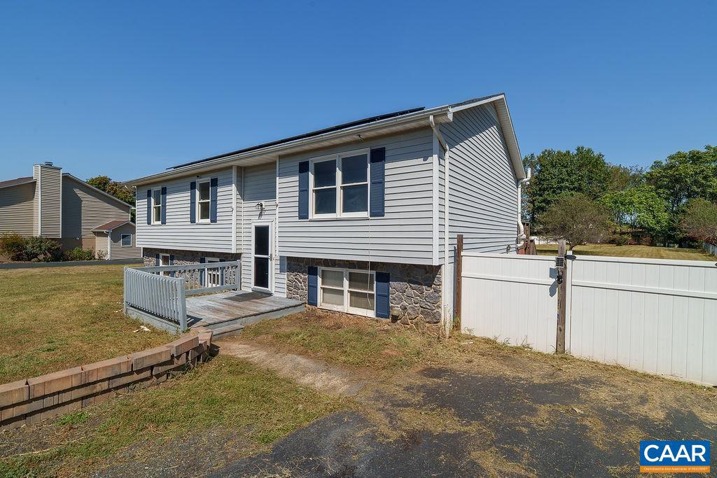 197 SHERWOOD DR, WAYNESBORO, Virginia 22980, 3 Bedrooms Bedrooms, ,2 BathroomsBathrooms,Residential,For sale,197 SHERWOOD DR,669314 MLS # 669314