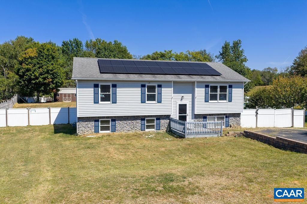 197 SHERWOOD DR, WAYNESBORO, Virginia 22980, 3 Bedrooms Bedrooms, ,2 BathroomsBathrooms,Residential,For sale,197 SHERWOOD DR,669314 MLS # 669314