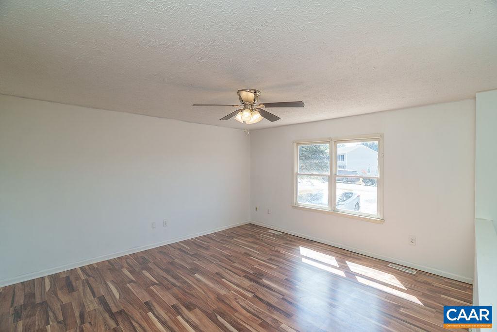 197 SHERWOOD DR, WAYNESBORO, Virginia 22980, 3 Bedrooms Bedrooms, ,2 BathroomsBathrooms,Residential,For sale,197 SHERWOOD DR,669314 MLS # 669314