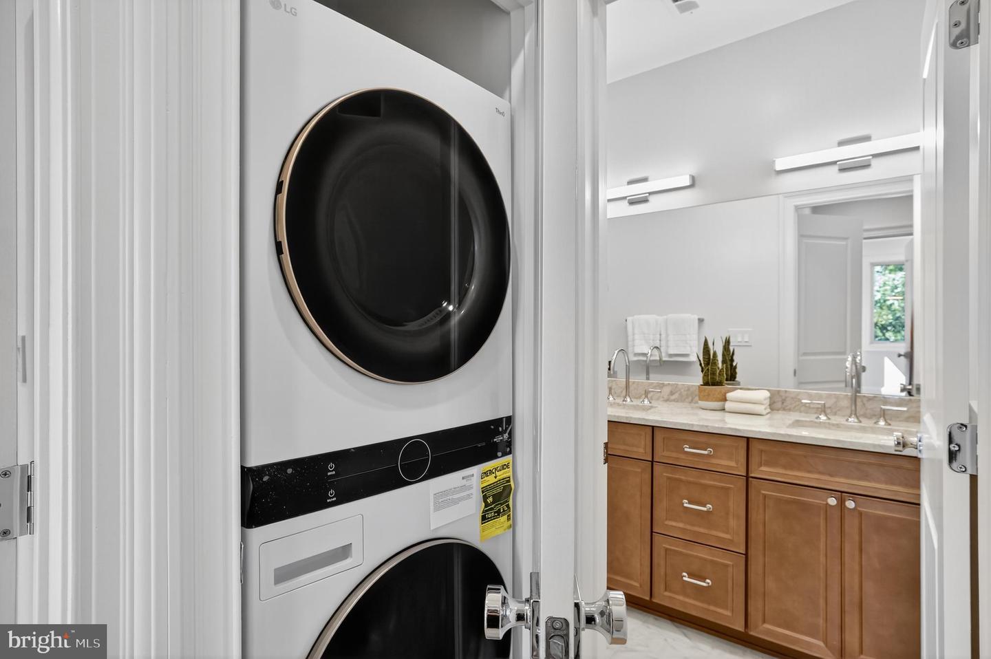 1335 11TH ST NW #PH2, WASHINGTON, District Of Columbia 20001, 3 Bedrooms Bedrooms, ,2 BathroomsBathrooms,Residential,For sale,1335 11TH ST NW #PH2,DCDC2224020 MLS # DCDC2224020 1335 11TH ST NW #PH2, WASHINGTON, District Of Columbia 20001, 3 Bedrooms Bedrooms, ,2 BathroomsBathrooms,Residential,For sale,1335 11TH ST NW #PH2,DCDC2224020 MLS # DCDC2224020
