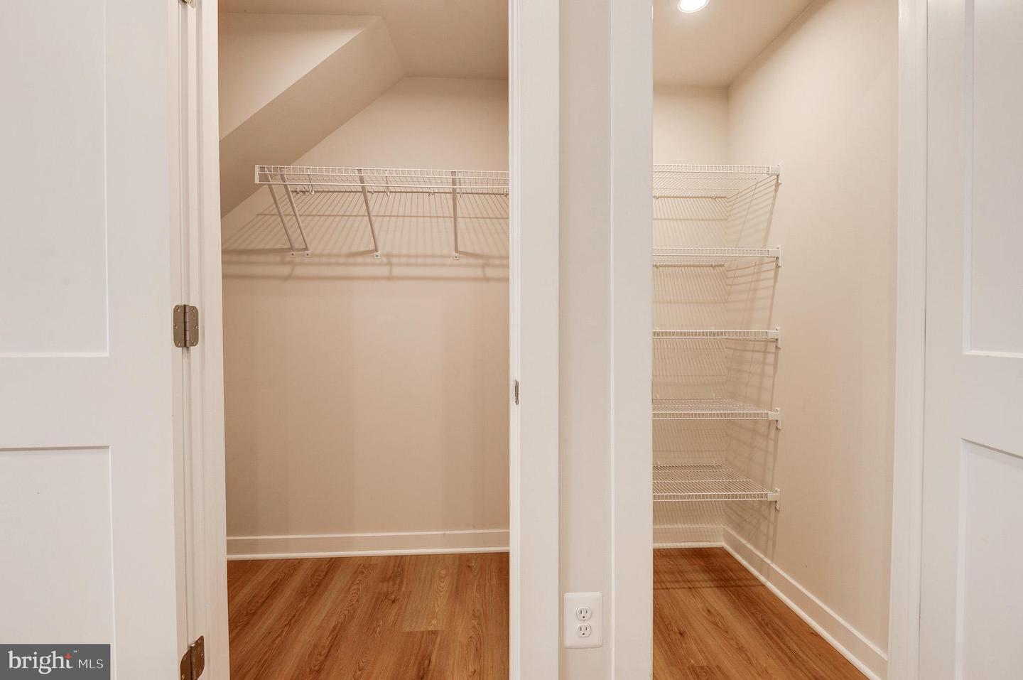 43792 MIDDLEWAY TER, ASHBURN, Virginia 20147, 3 Bedrooms Bedrooms, ,2 BathroomsBathrooms,Residential,For sale,43792 MIDDLEWAY TER,VALO2107554 MLS # VALO2107554