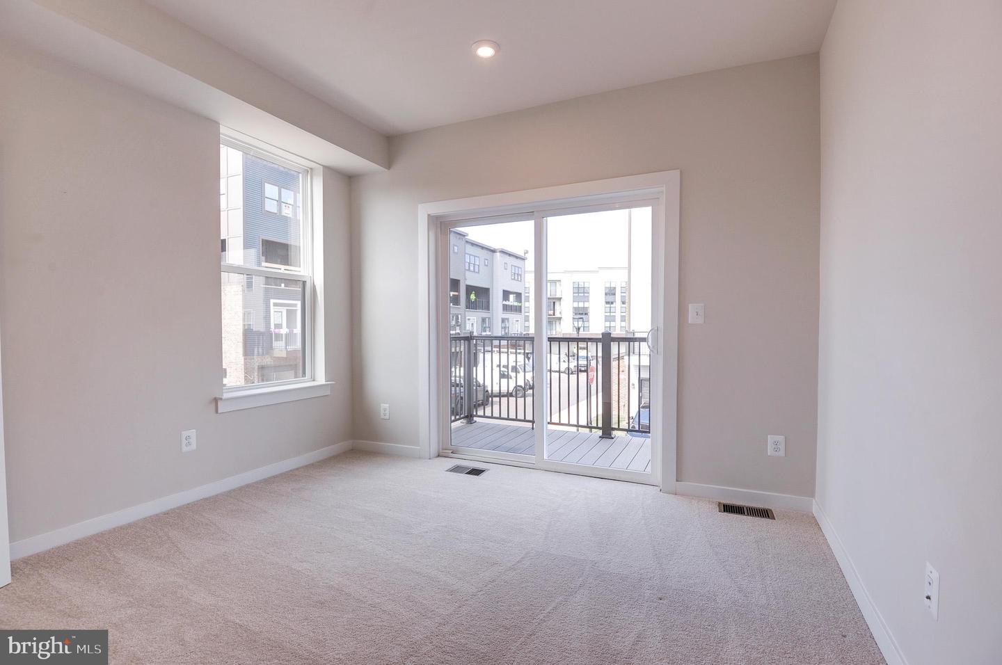 43792 MIDDLEWAY TER, ASHBURN, Virginia 20147, 3 Bedrooms Bedrooms, ,2 BathroomsBathrooms,Residential,For sale,43792 MIDDLEWAY TER,VALO2107554 MLS # VALO2107554