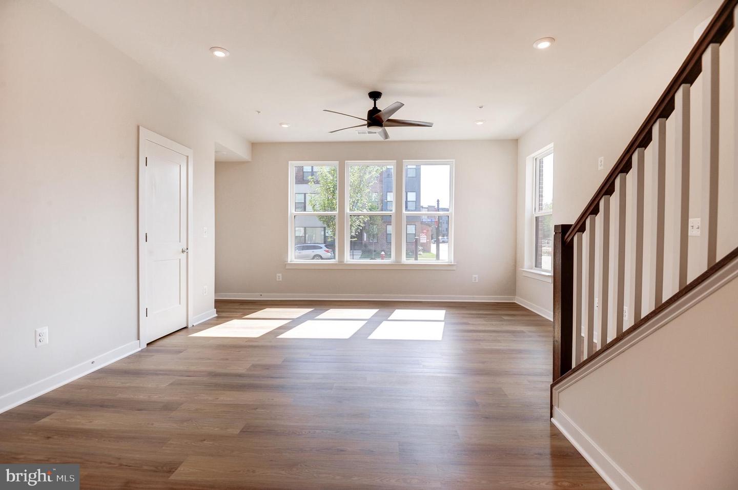 43792 MIDDLEWAY TER, ASHBURN, Virginia 20147, 3 Bedrooms Bedrooms, ,2 BathroomsBathrooms,Residential,For sale,43792 MIDDLEWAY TER,VALO2107554 MLS # VALO2107554