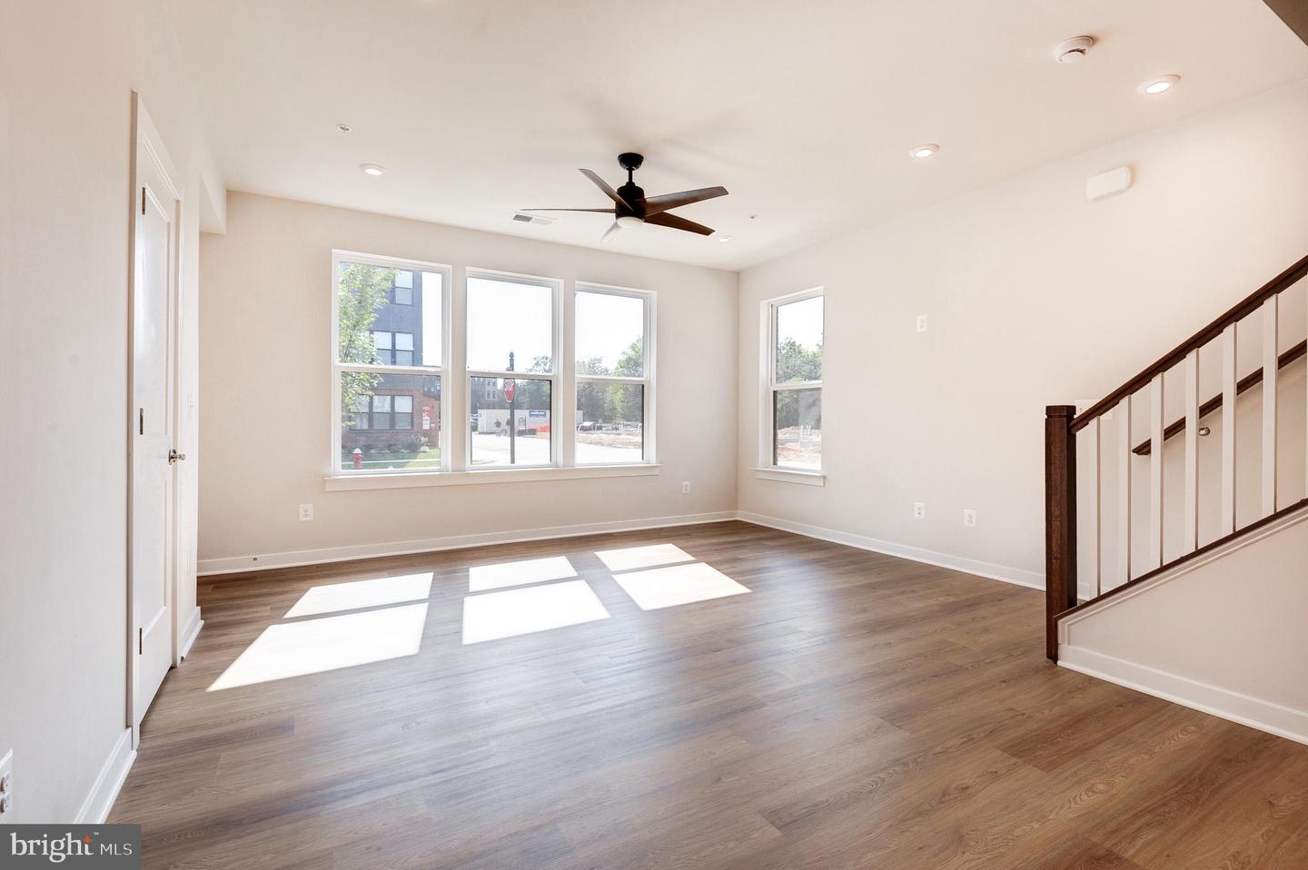 43792 MIDDLEWAY TER, ASHBURN, Virginia 20147, 3 Bedrooms Bedrooms, ,2 BathroomsBathrooms,Residential,For sale,43792 MIDDLEWAY TER,VALO2107554 MLS # VALO2107554